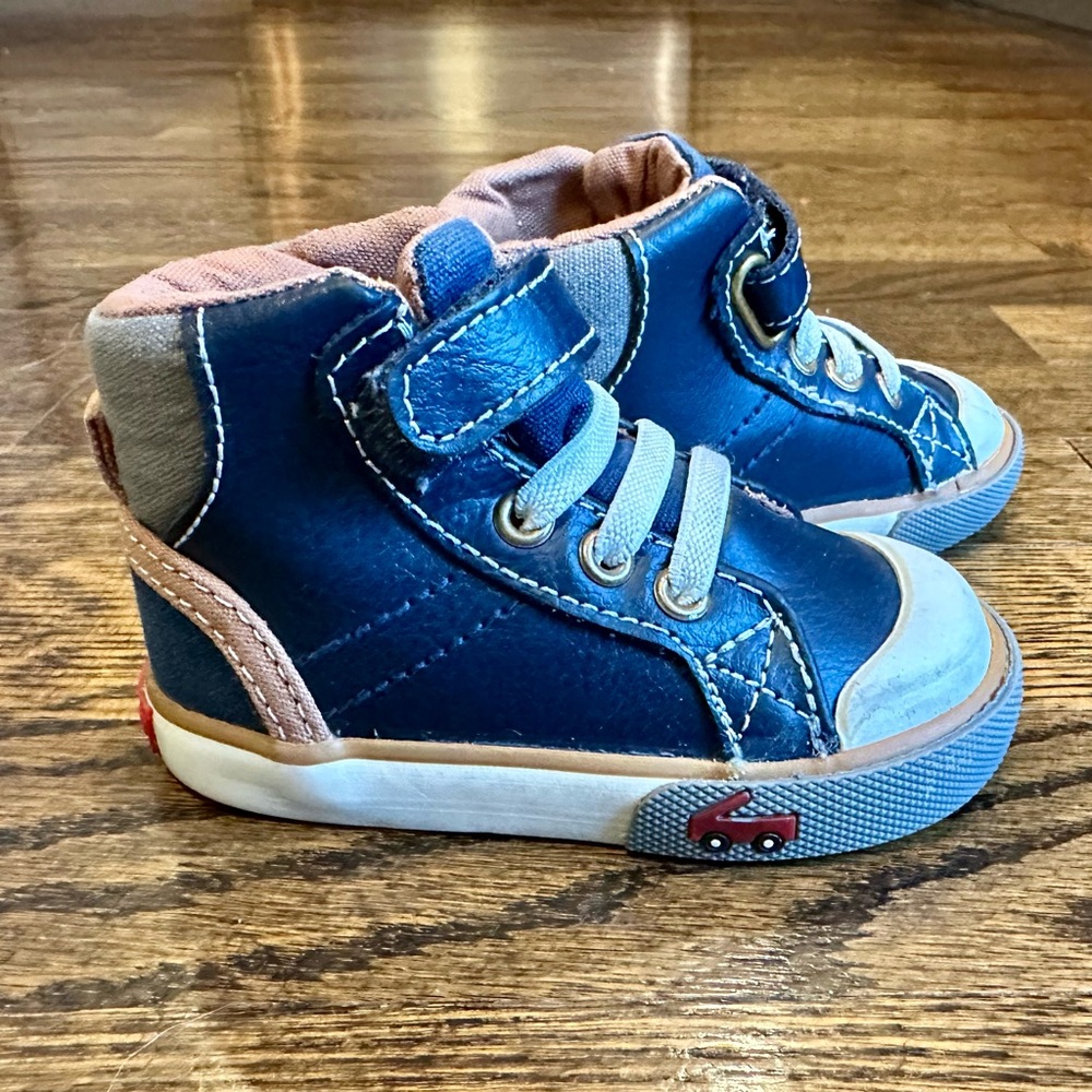 See Kai Run navy leather high tops | size 4